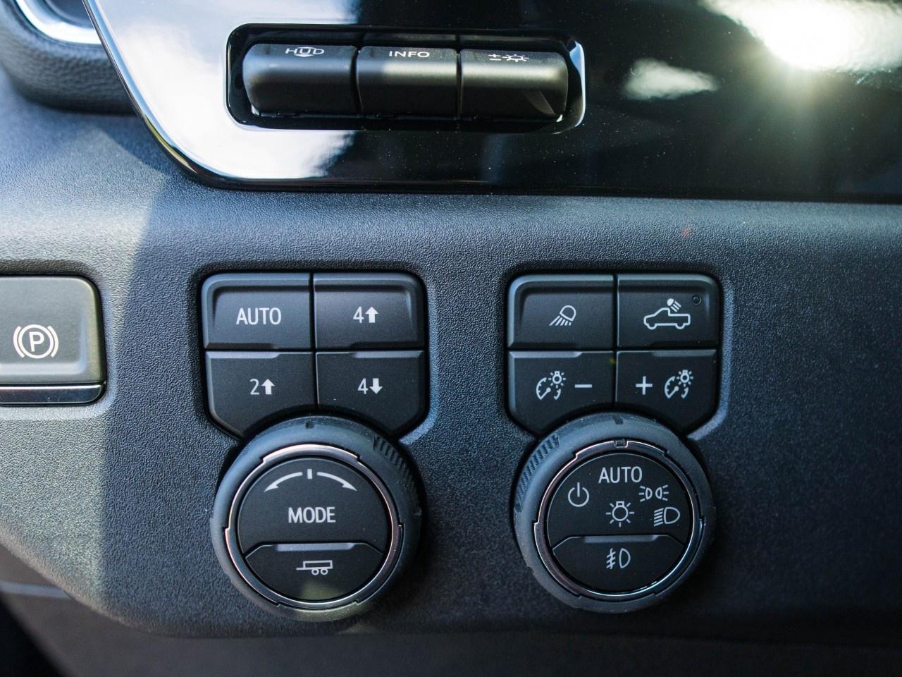 2026 Chevrolet SILVERADO 2500HD 4WD Crew Cab Standard Box LTZ Photo