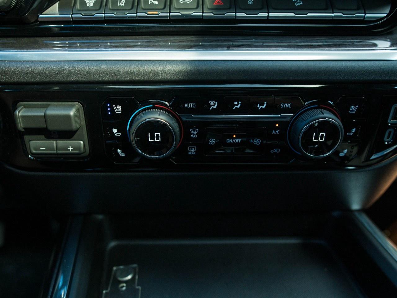 2026 Chevrolet SILVERADO 2500HD 4WD Crew Cab Standard Box LTZ Photo