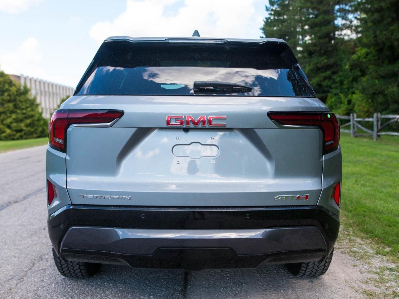 2027 GMC Terrain AWD AT4 Photo3