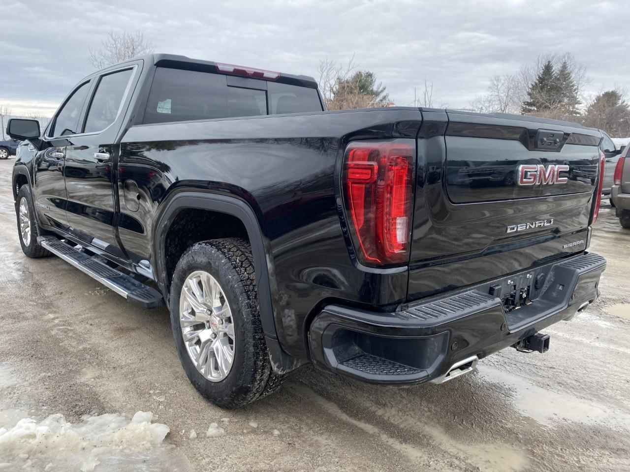 2025 GMC Sierra 1500 Crew Cab Standard Box 4-Wheel Drive Denali Photo