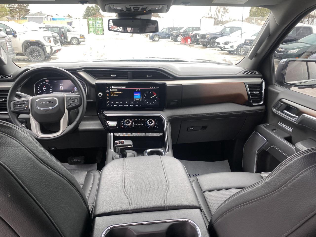 2025 GMC Sierra 1500 Crew Cab Standard Box 4-Wheel Drive Denali Photo
