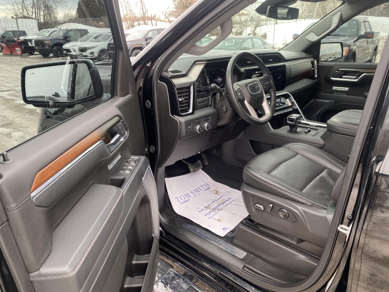 2025 GMC Sierra 1500 Crew Cab Standard Box 4-Wheel Drive Denali Photo
