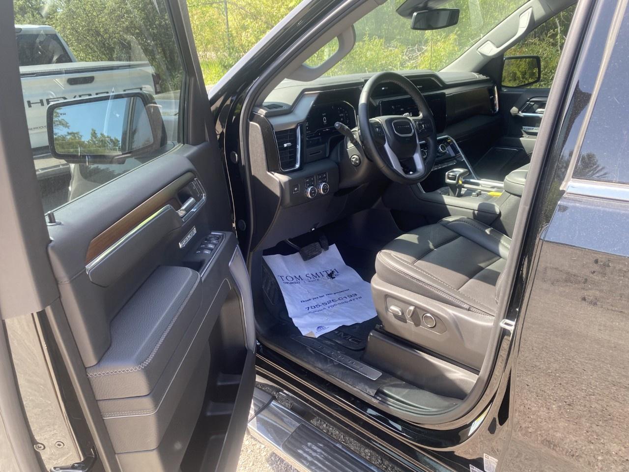 2025 GMC Sierra 1500 Crew Cab Short Box 4-Wheel Drive Denali Photo