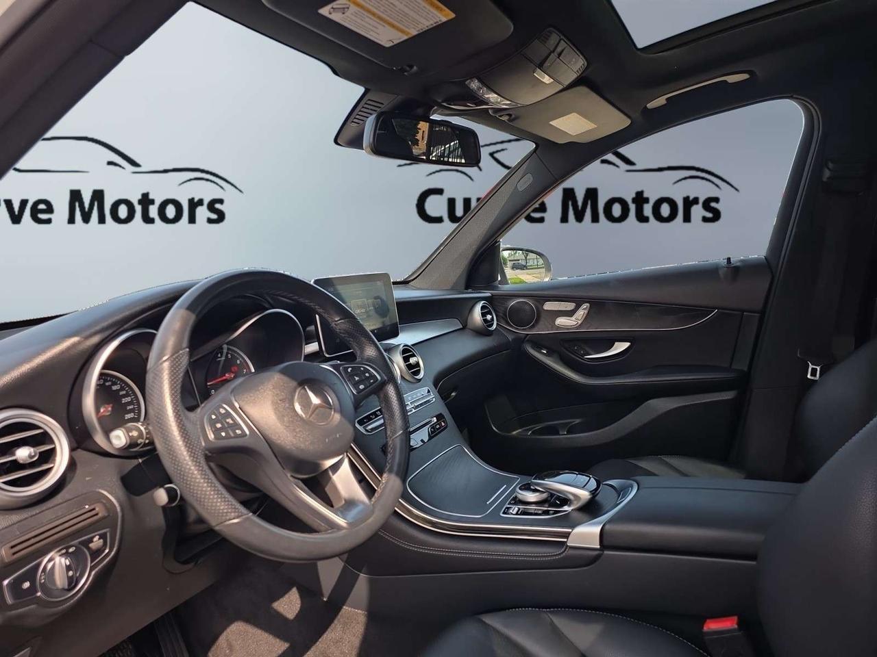 2019 Mercedes-Benz GLC GLC 300 4MATIC * NO ACCIDENTS / CAMERA / PANORAMIC / DRIVER ASSIST Photo