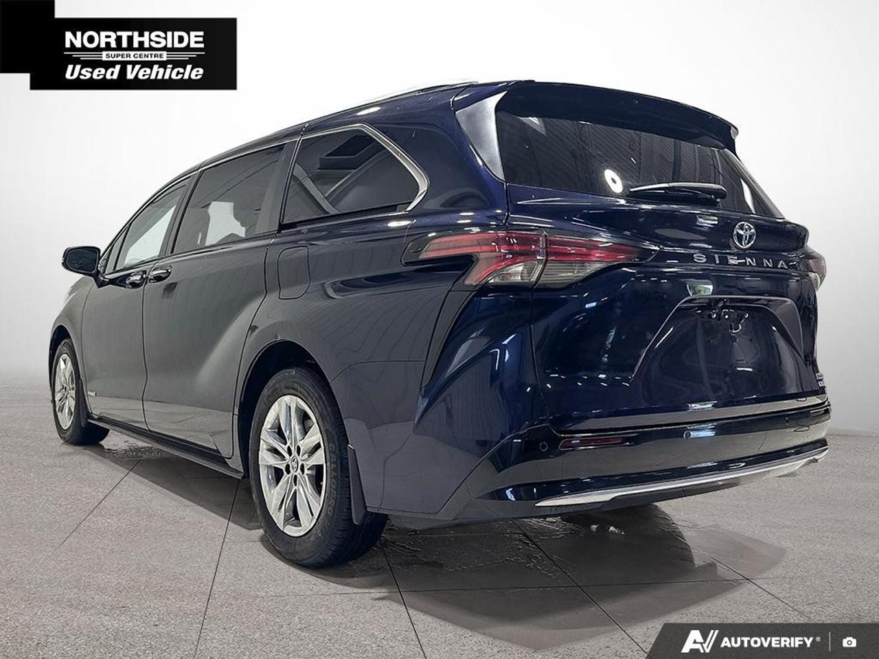 2021 Toyota Sienna Limited 7-Passenger FWD Photo