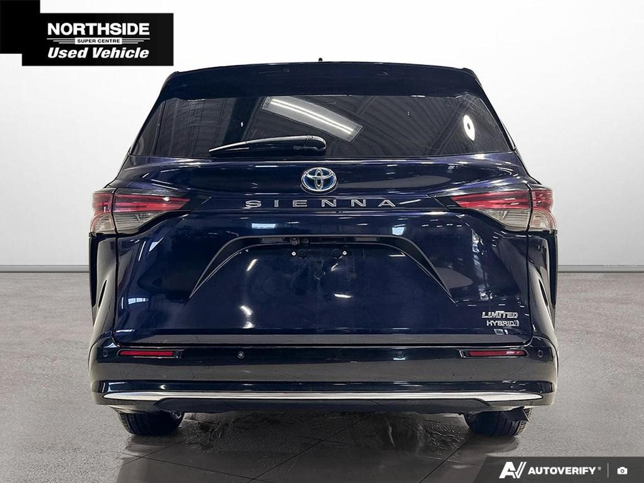 2021 Toyota Sienna Limited 7-Passenger FWD Photo