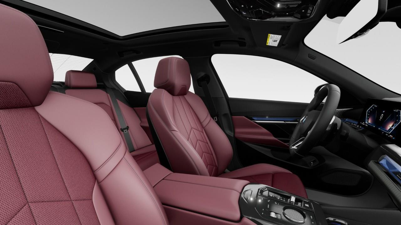 2027 BMW 530 i xDrive 4dr All-Wheel Drive Sedan Photo
