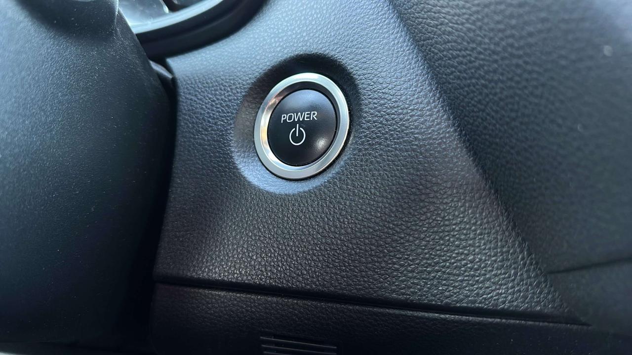 2025 Toyota Corolla LE Photo