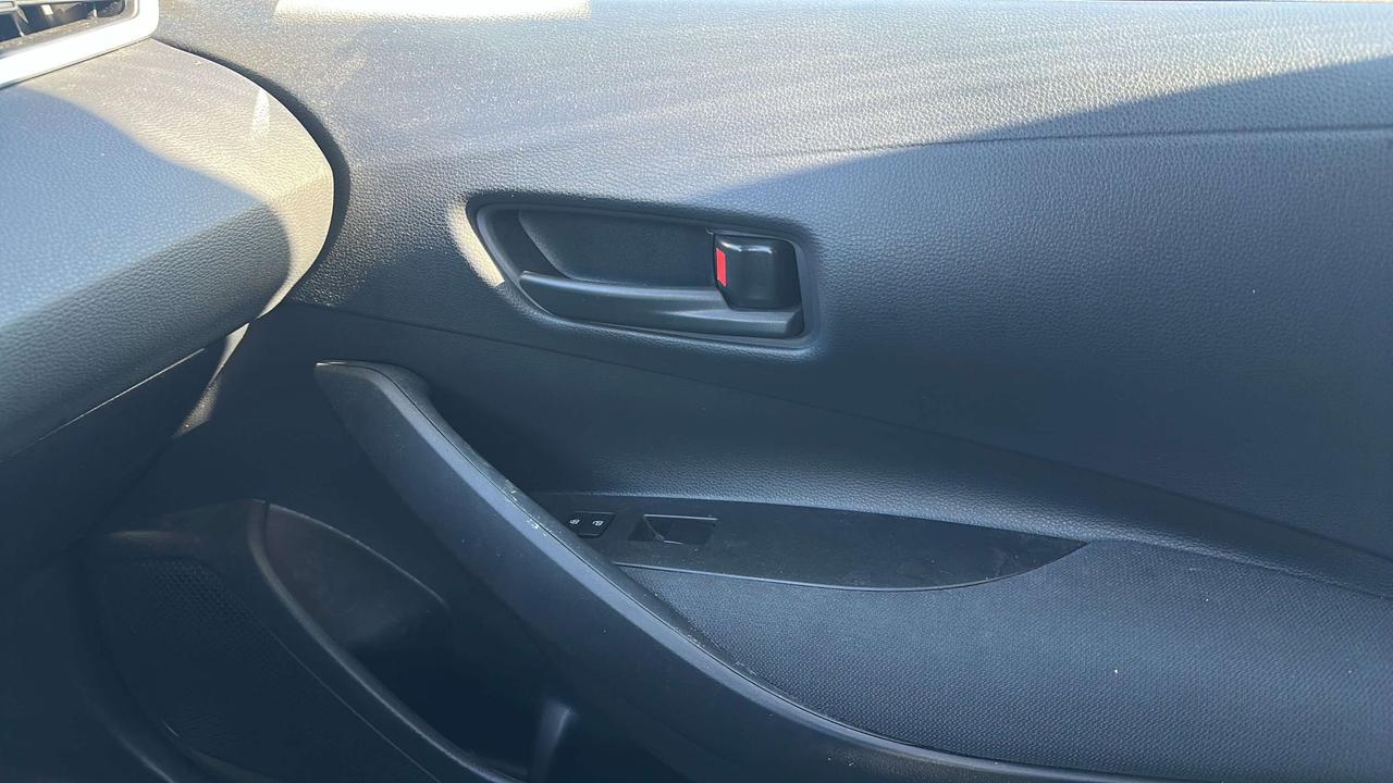2025 Toyota Corolla LE Photo