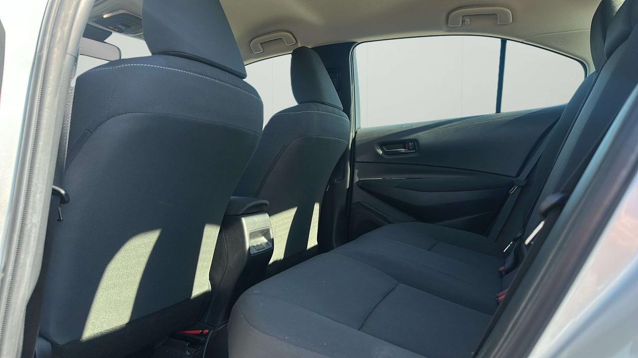 2025 Toyota Corolla LE Photo
