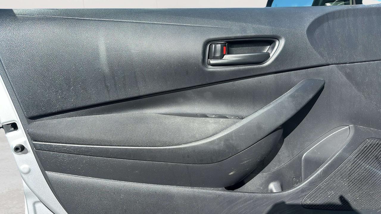 2025 Toyota Corolla LE Photo