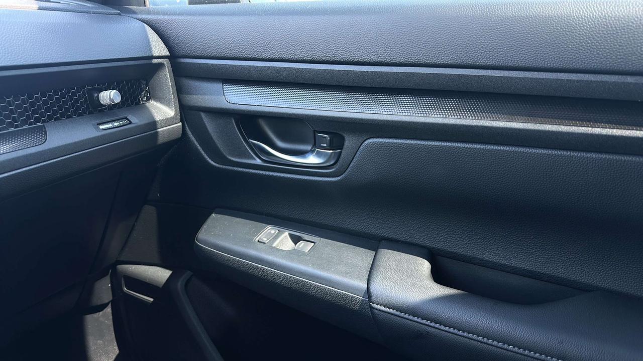 2025 Honda CR-V LX Photo