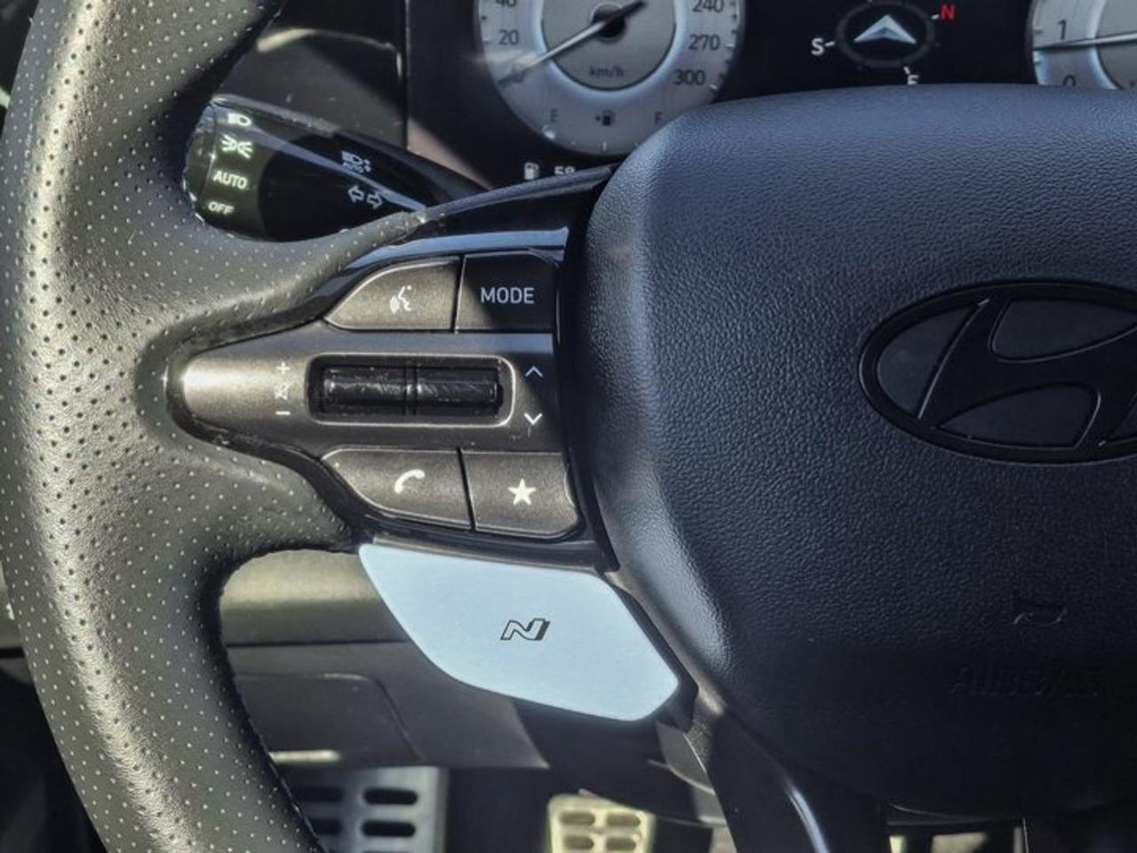 2025 Hyundai Elantra N Manual | Alcantara Seats | Spoiler | 19" Alloys | 10.25" navigation | Heated Seats | Photo