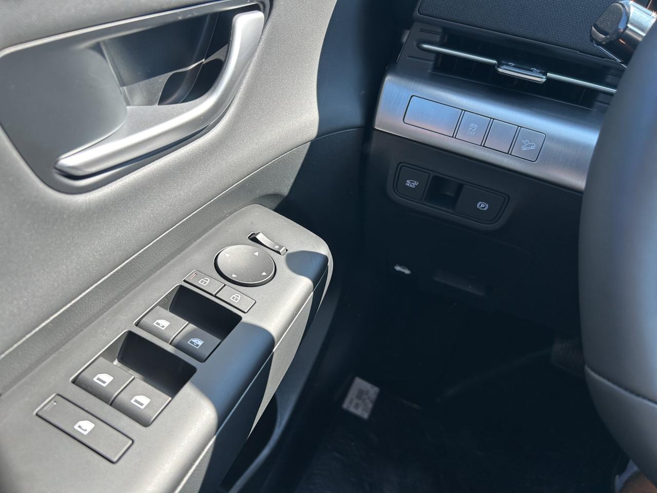 2027 Hyundai KONA LUXURY Photo