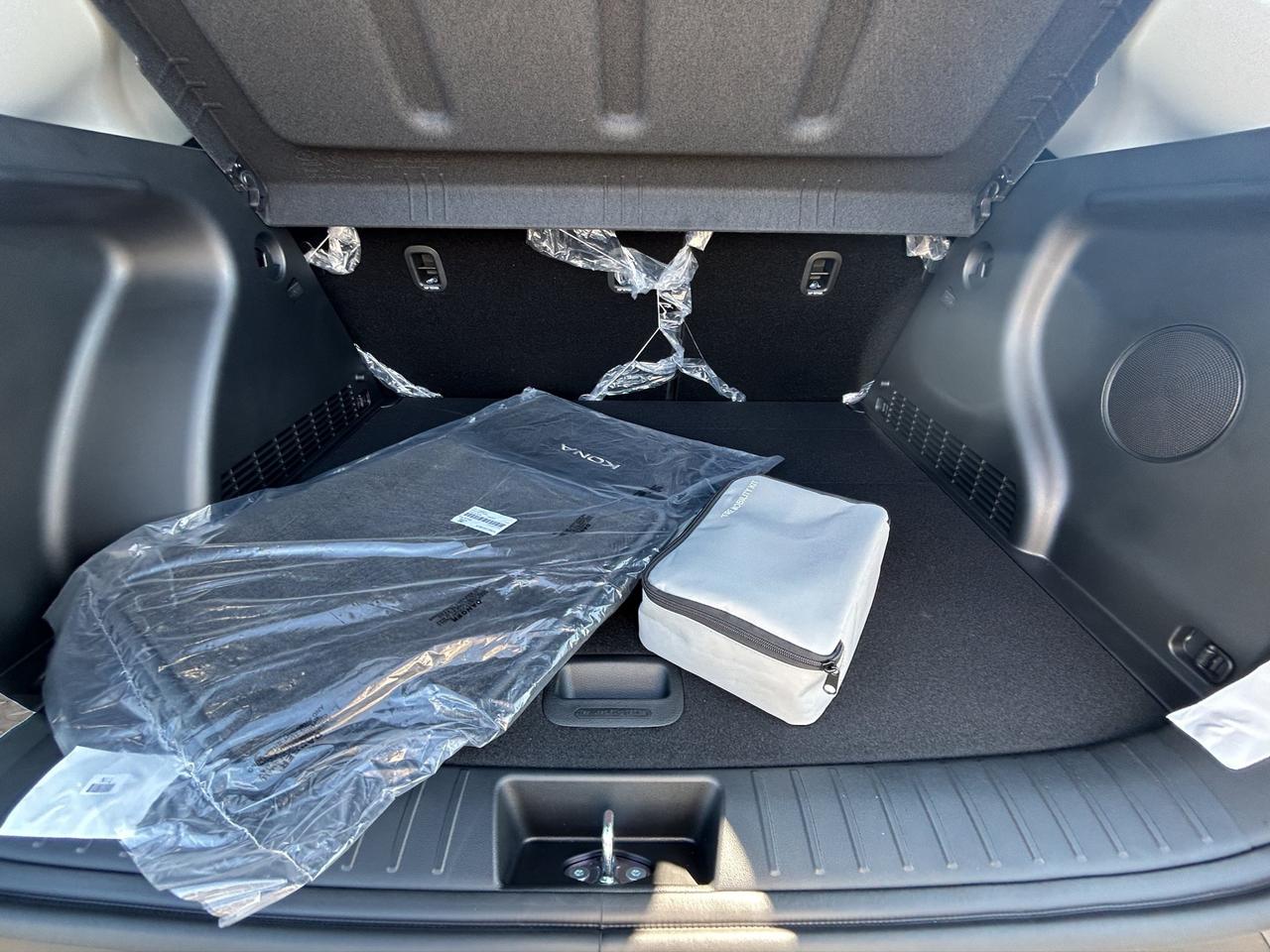 2027 Hyundai KONA LUXURY Photo