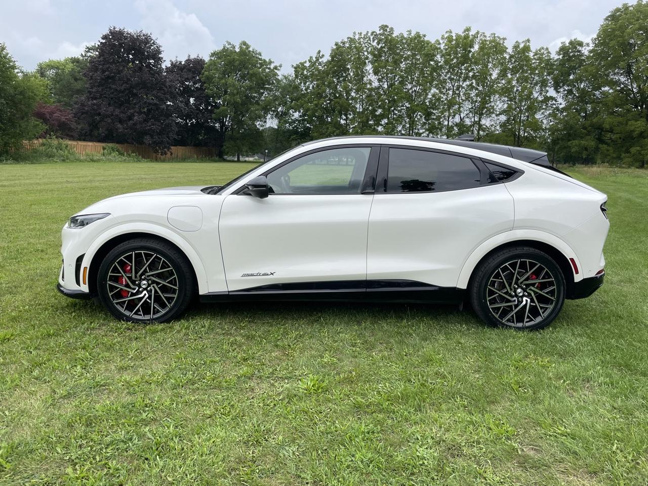 2022 Ford Mustang Mach-E GT Performance Edition *Extended range Photo2