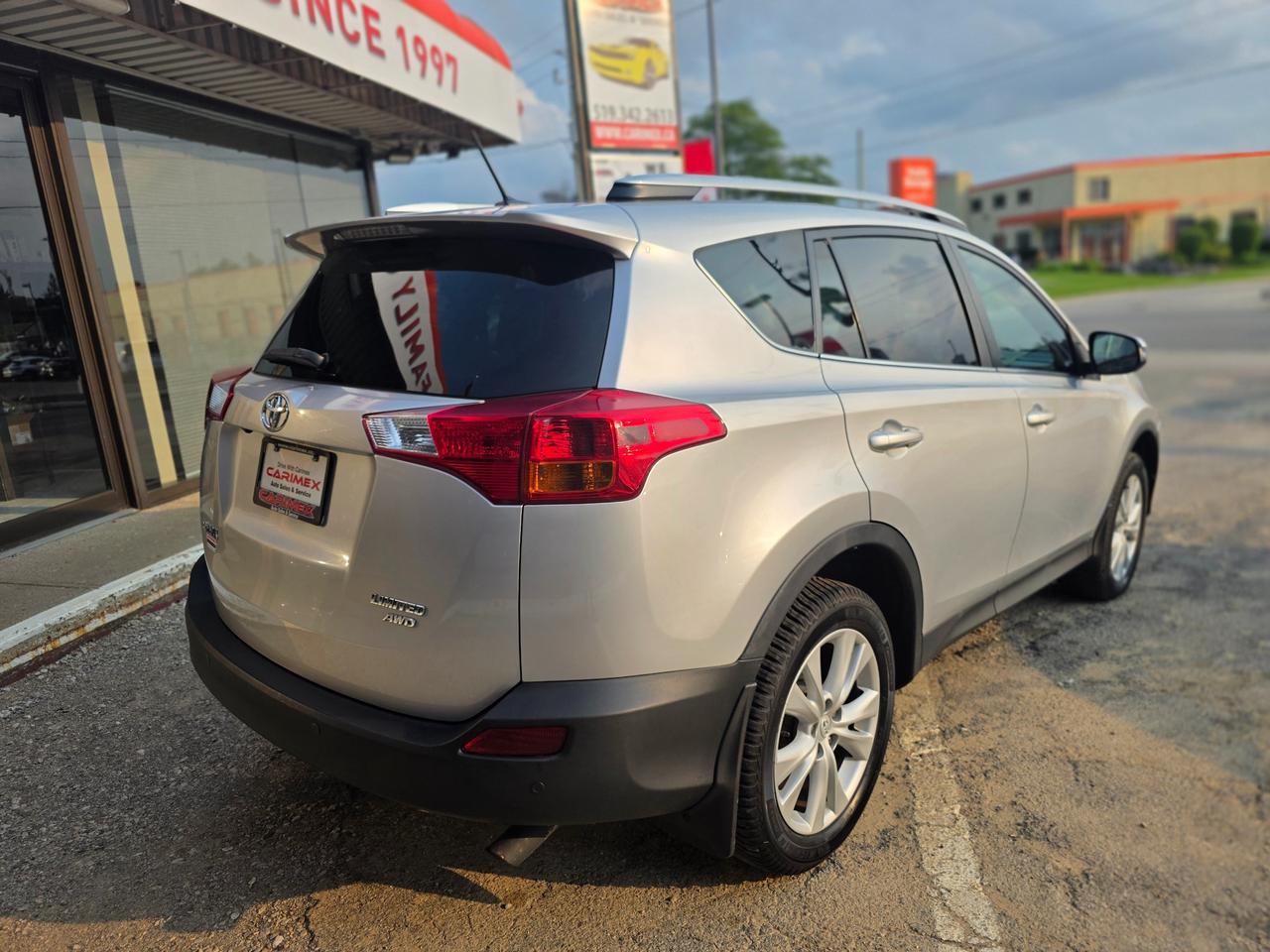 2015 Toyota RAV4 Limited AWD | Loaded | One Owner | Accident Free | Excellent Service Photo4