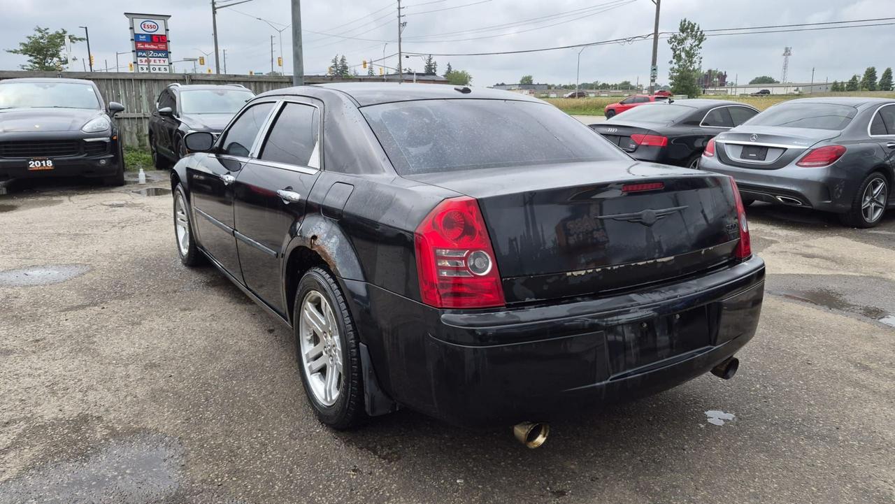 2010 Chrysler 300 LIMITED, ONLY 150KMS, V6, AS IS SPECIAL Photo2