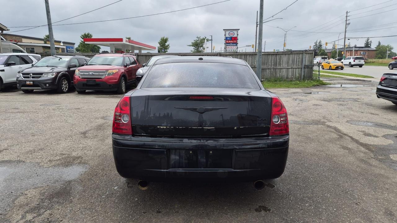 2010 Chrysler 300 LIMITED, ONLY 150KMS, V6, AS IS SPECIAL Photo3
