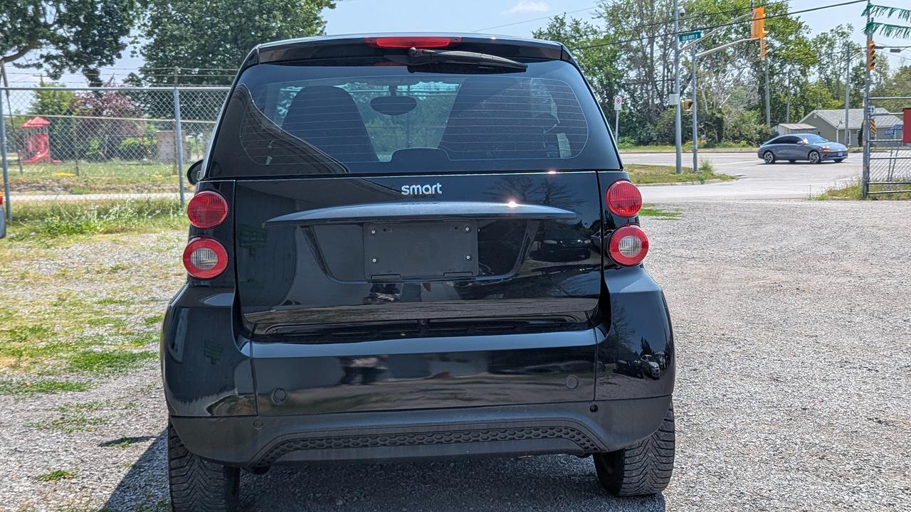 2015 Smart fortwo 2dr Cpe Pure Photo3