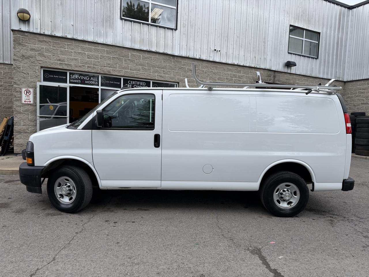 2021 Chevrolet Express Cargo Van ONLY 18,000KM!!! BLUETOOTH, KEYLESS ENTRY, CRUISE! - Photo #4