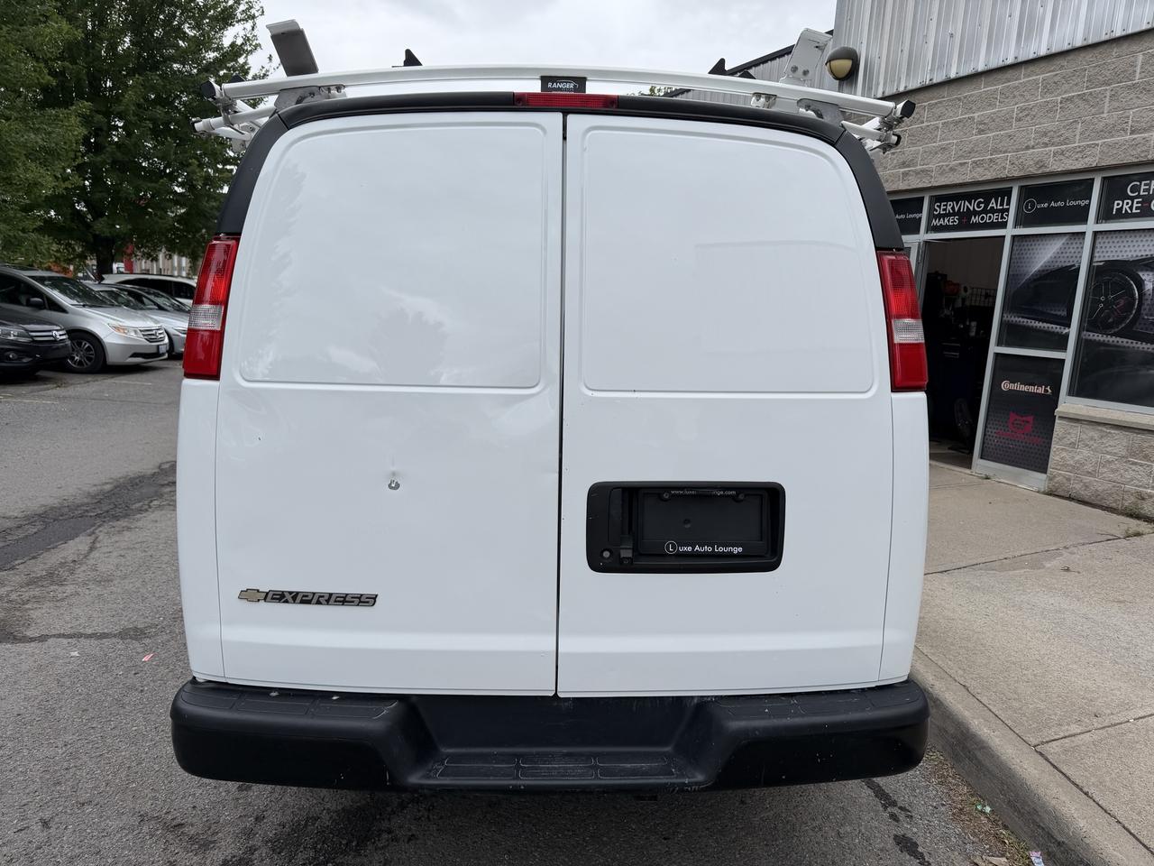 2021 Chevrolet Express Cargo Van ONLY 18,000KM!!! BLUETOOTH, KEYLESS ENTRY, CRUISE! Photo