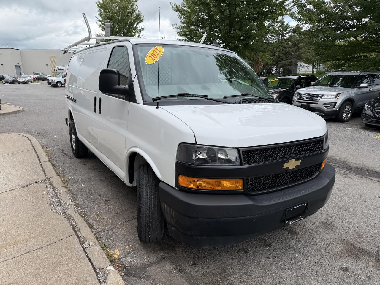 2021 Chevrolet Express Cargo Van ONLY 18,000KM!!! BLUETOOTH, KEYLESS ENTRY, CRUISE! Photo