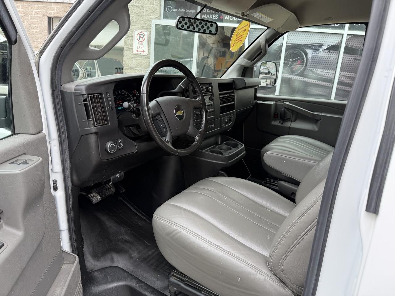 2021 Chevrolet Express Cargo Van ONLY 18,000KM!!! BLUETOOTH, KEYLESS ENTRY, CRUISE! Photo