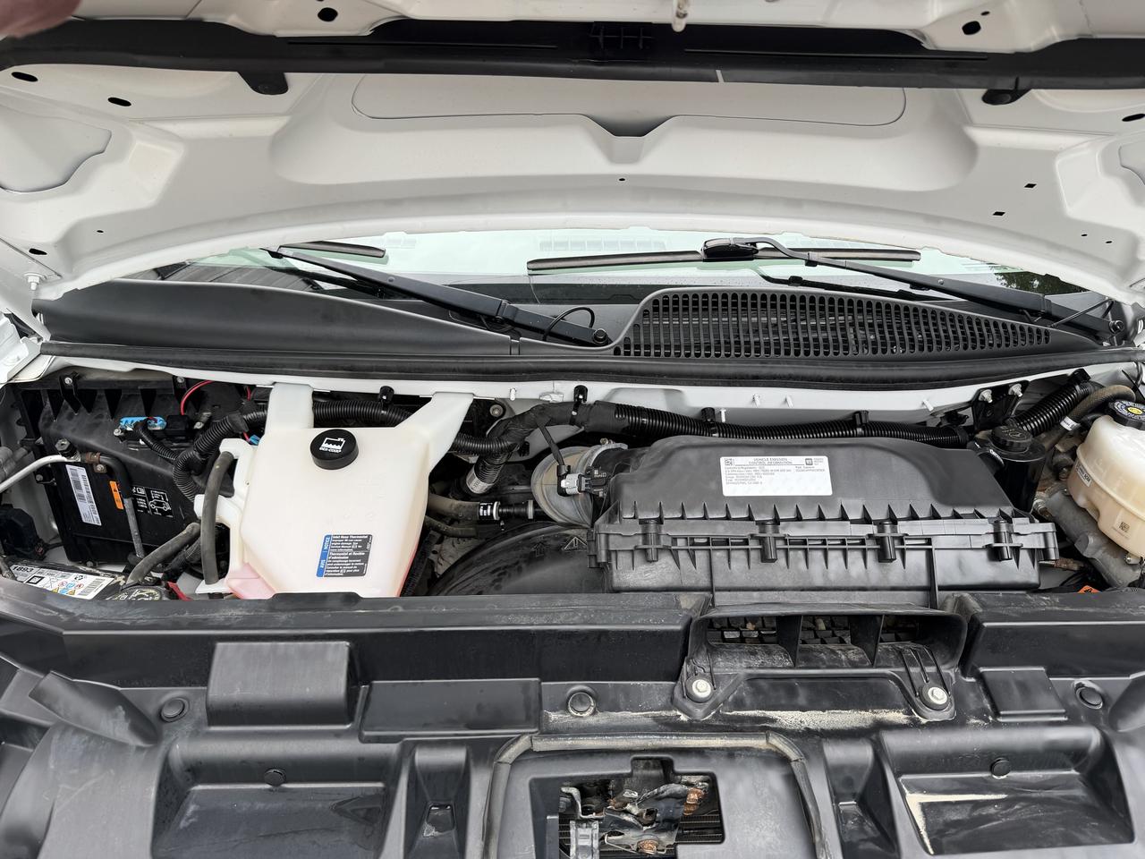 2021 Chevrolet Express Cargo Van ONLY 18,000KM!!! BLUETOOTH, KEYLESS ENTRY, CRUISE! - Photo #15