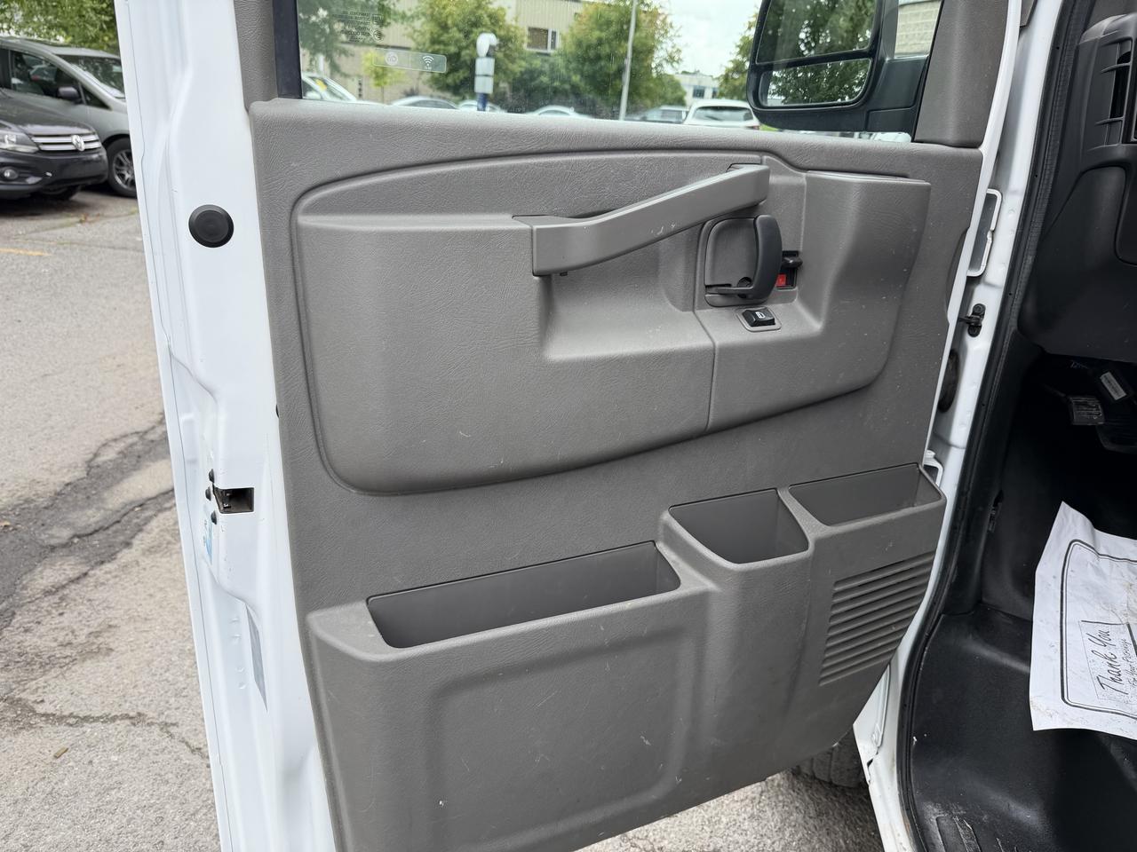 2021 Chevrolet Express Cargo Van ONLY 18,000KM!!! BLUETOOTH, KEYLESS ENTRY, CRUISE! Photo