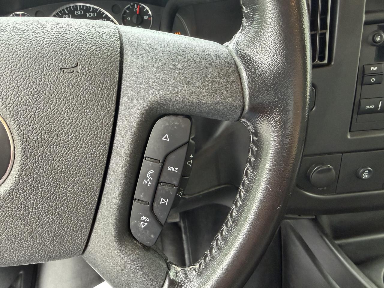2021 Chevrolet Express Cargo Van ONLY 18,000KM!!! BLUETOOTH, KEYLESS ENTRY, CRUISE! - Photo #20
