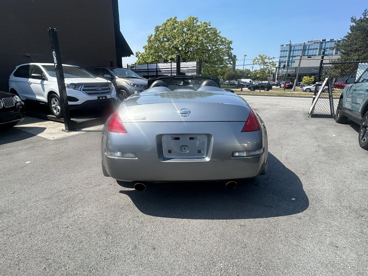 2005 Nissan 350Z TOURING Photo