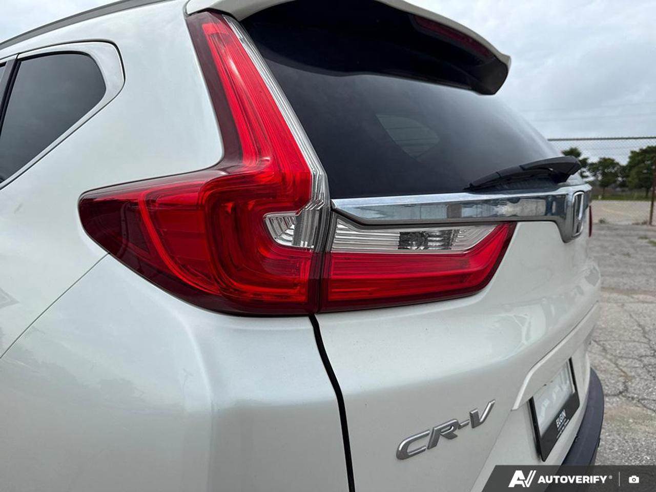 2017 Honda CR-V Touring POWER SUNROOF | APPLE CARPLAY/ANDROID AUTO Photo