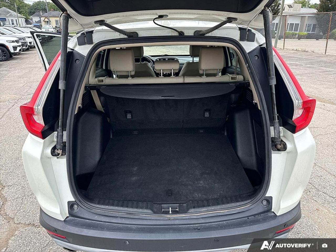 2017 Honda CR-V Touring POWER SUNROOF | APPLE CARPLAY/ANDROID AUTO Photo