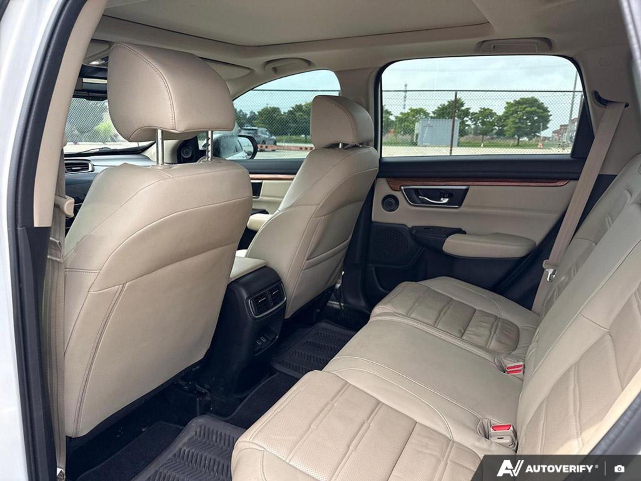 2017 Honda CR-V Touring POWER SUNROOF | APPLE CARPLAY/ANDROID AUTO Photo