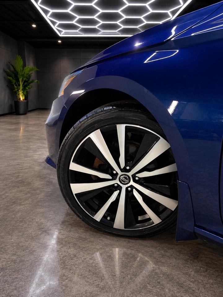 2020 Nissan Altima 2.5 Platinum Sedan Photo