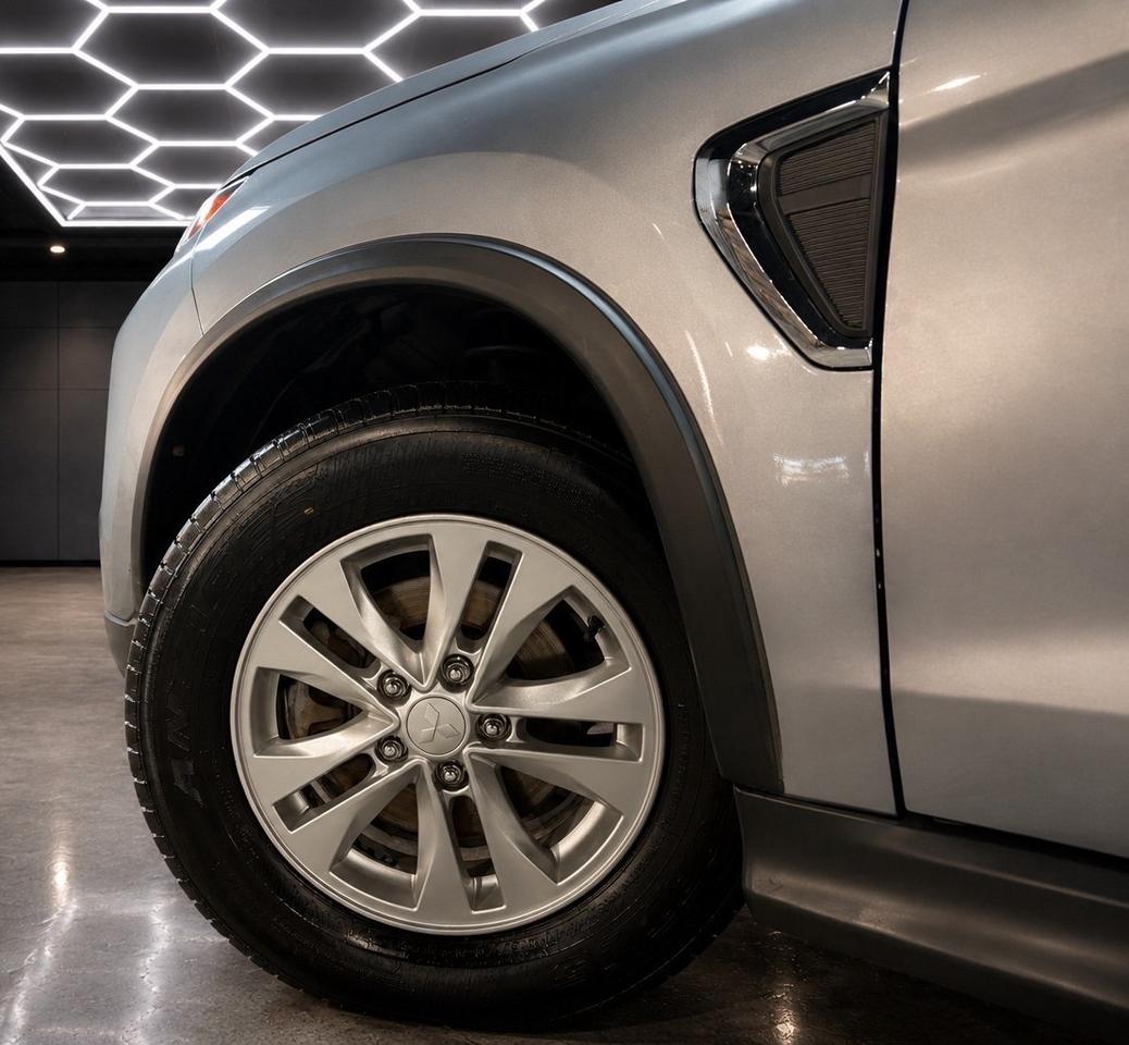 2023 Mitsubishi RVR SE AWD Photo
