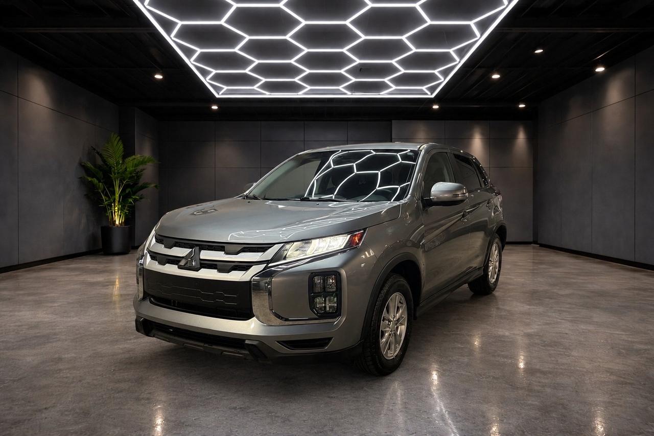 2023 Mitsubishi RVR SE AWD Photo