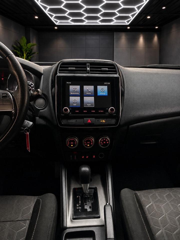 2023 Mitsubishi RVR SE AWD Photo