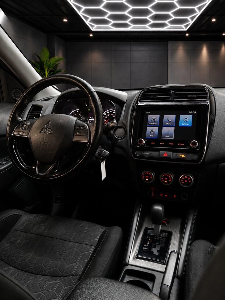 2023 Mitsubishi RVR SE AWD Photo