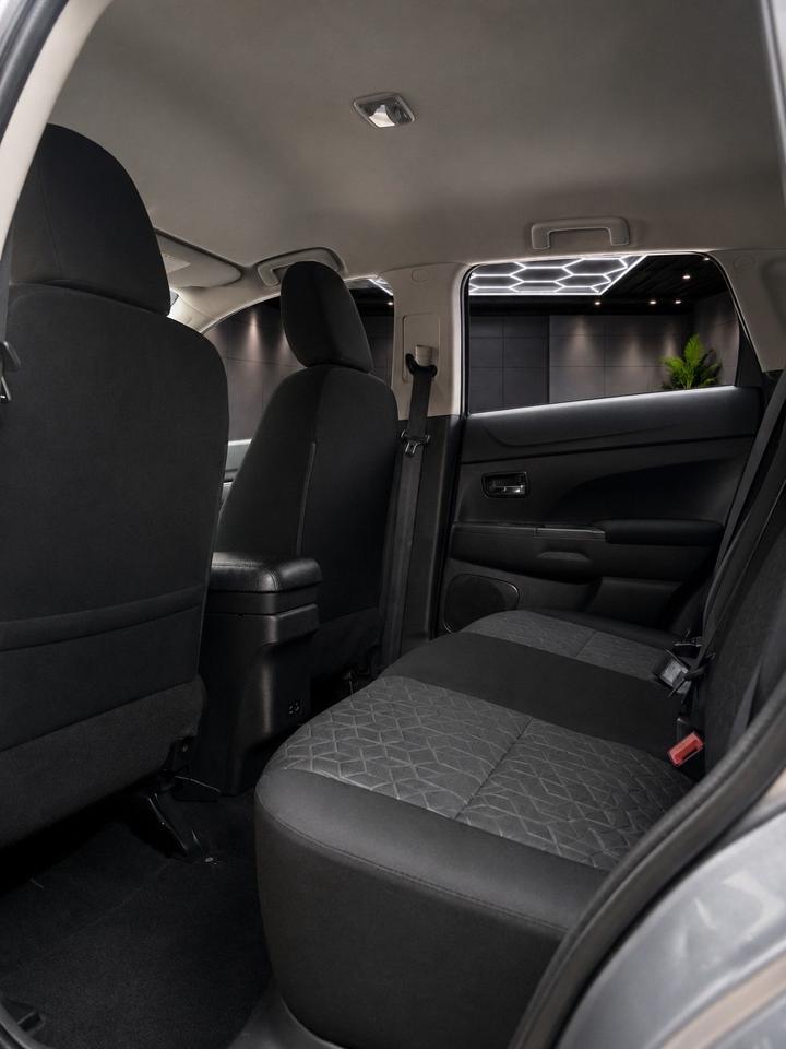 2023 Mitsubishi RVR SE AWD Photo
