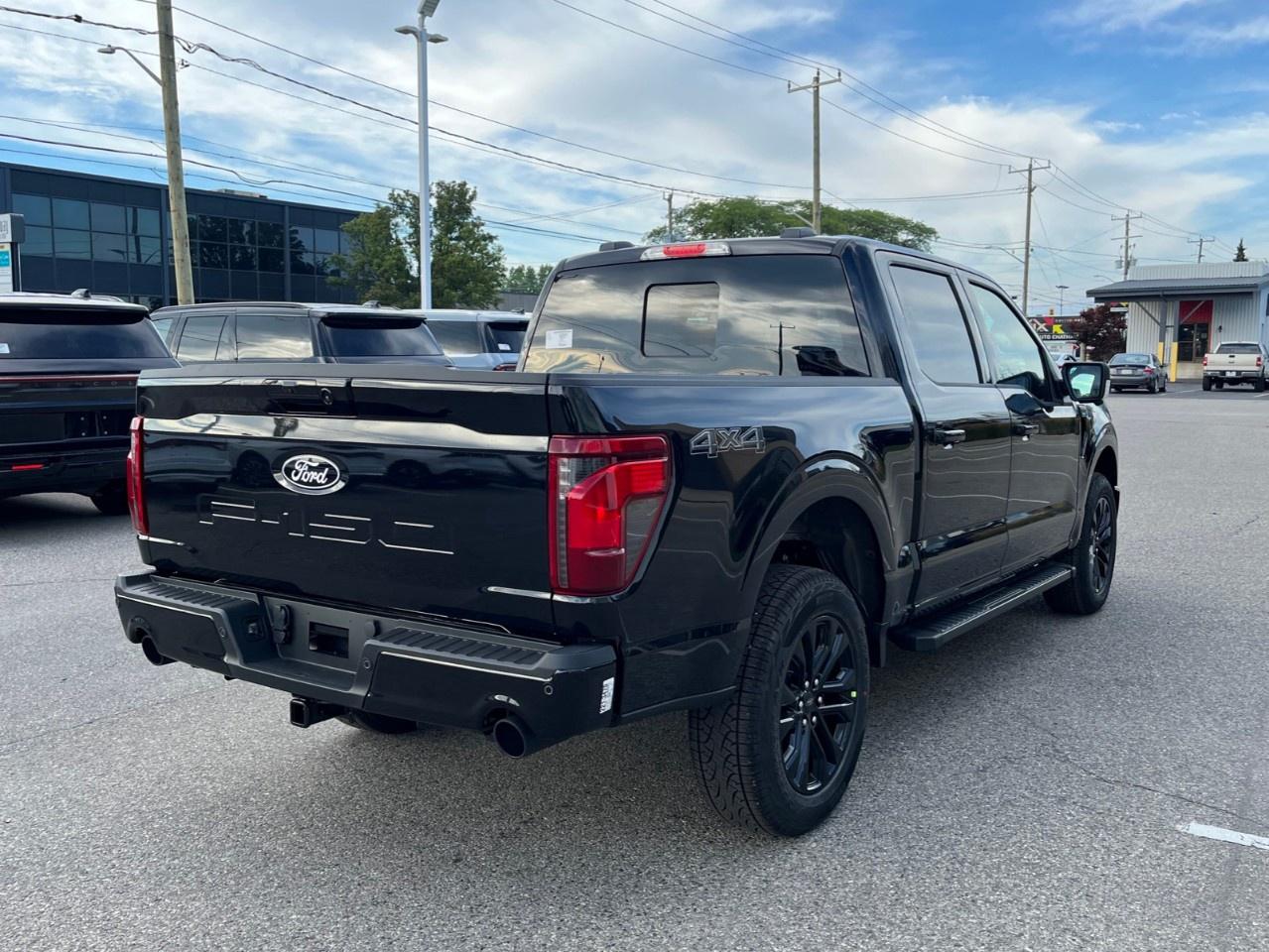 2026 Ford F-150 XLT 4WD SuperCrew 5.5' Box Photo4