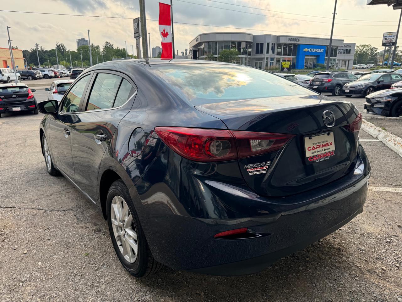 2018 Mazda MAZDA3 GS Sunroof | Accident Free | Excellent Service Photo2
