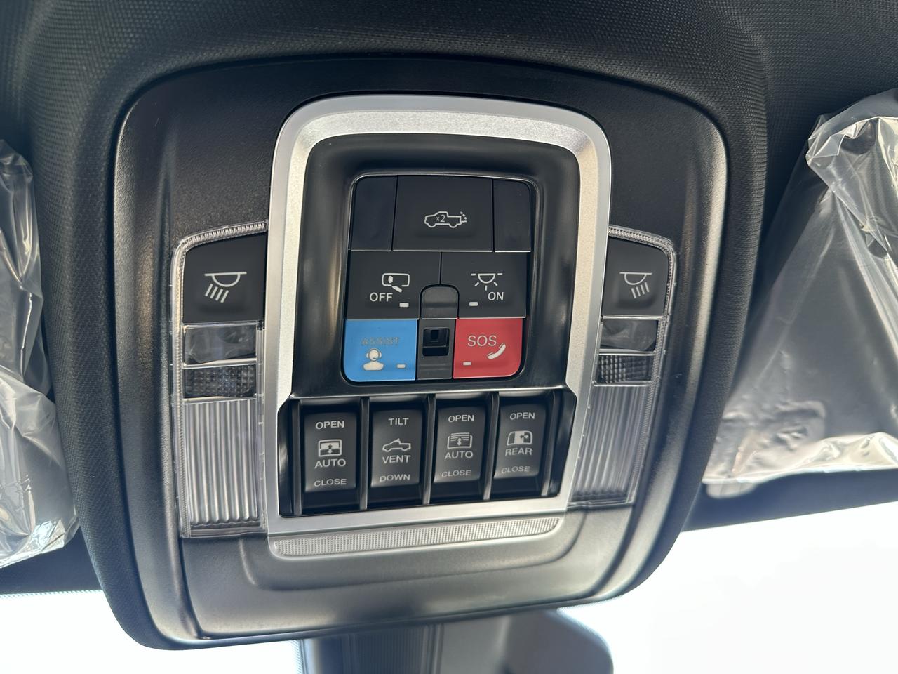 2027 RAM 1500 SPORT Photo