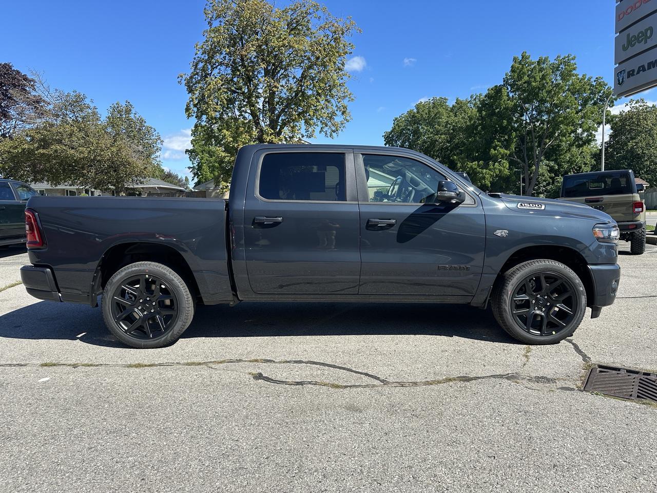 2027 RAM 1500 SPORT Photo