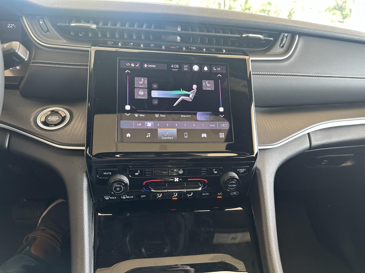 2023 Jeep Grand Cherokee Altitude Photo