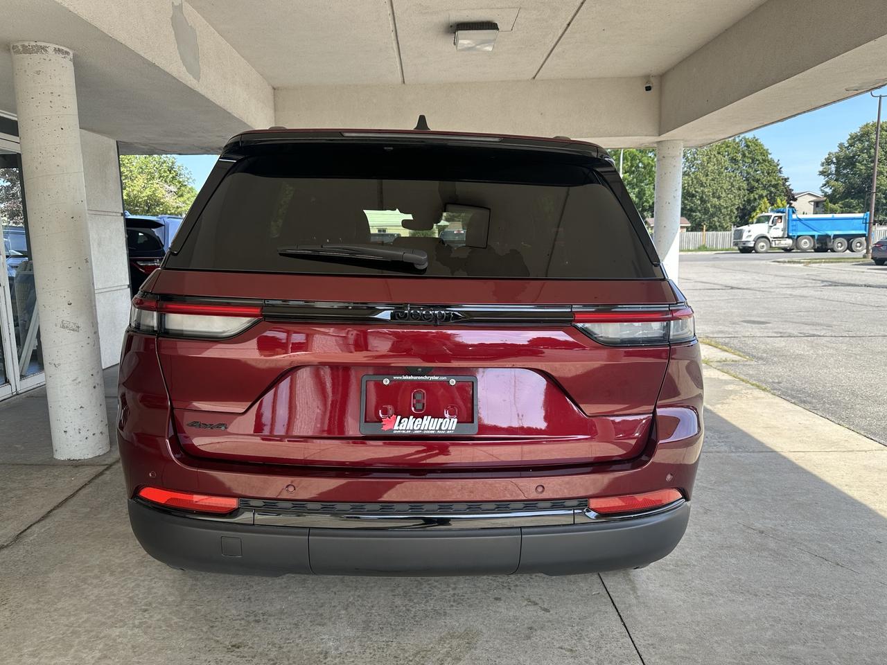 2023 Jeep Grand Cherokee Altitude Photo