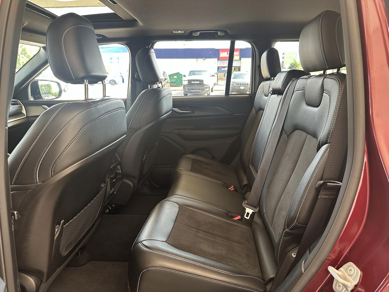 2023 Jeep Grand Cherokee Altitude Photo