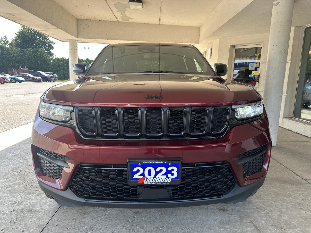 2023 Jeep Grand Cherokee Altitude Photo