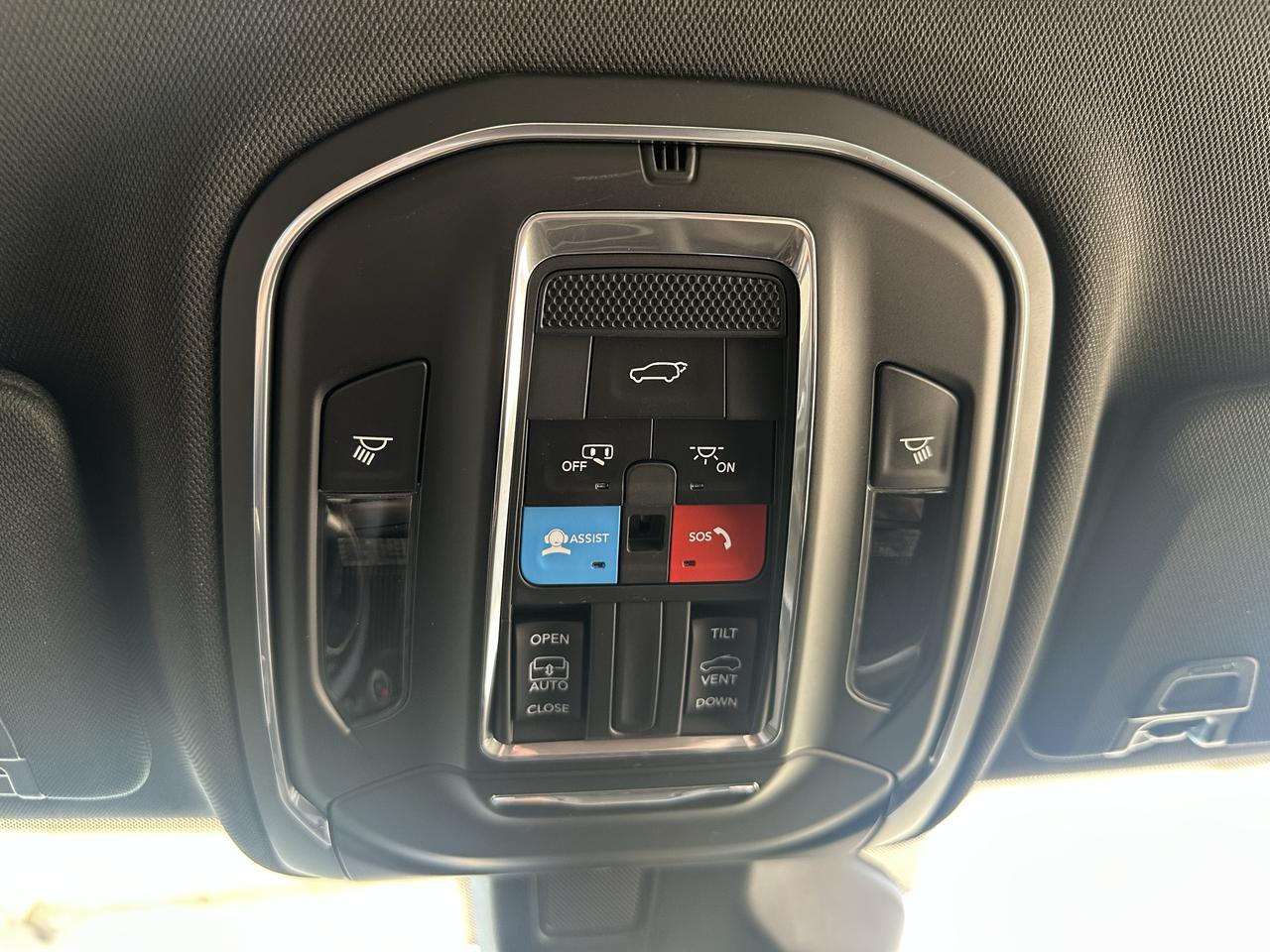 2023 Jeep Grand Cherokee Altitude Photo